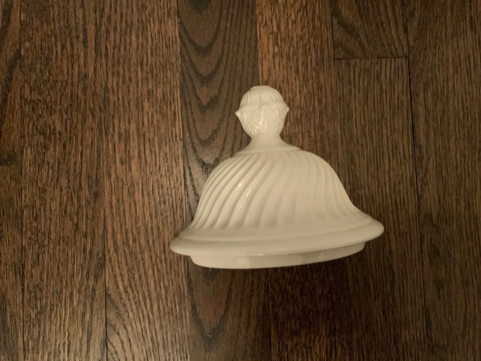 Mid Century White Ceramic Lavabo Fountain - 8