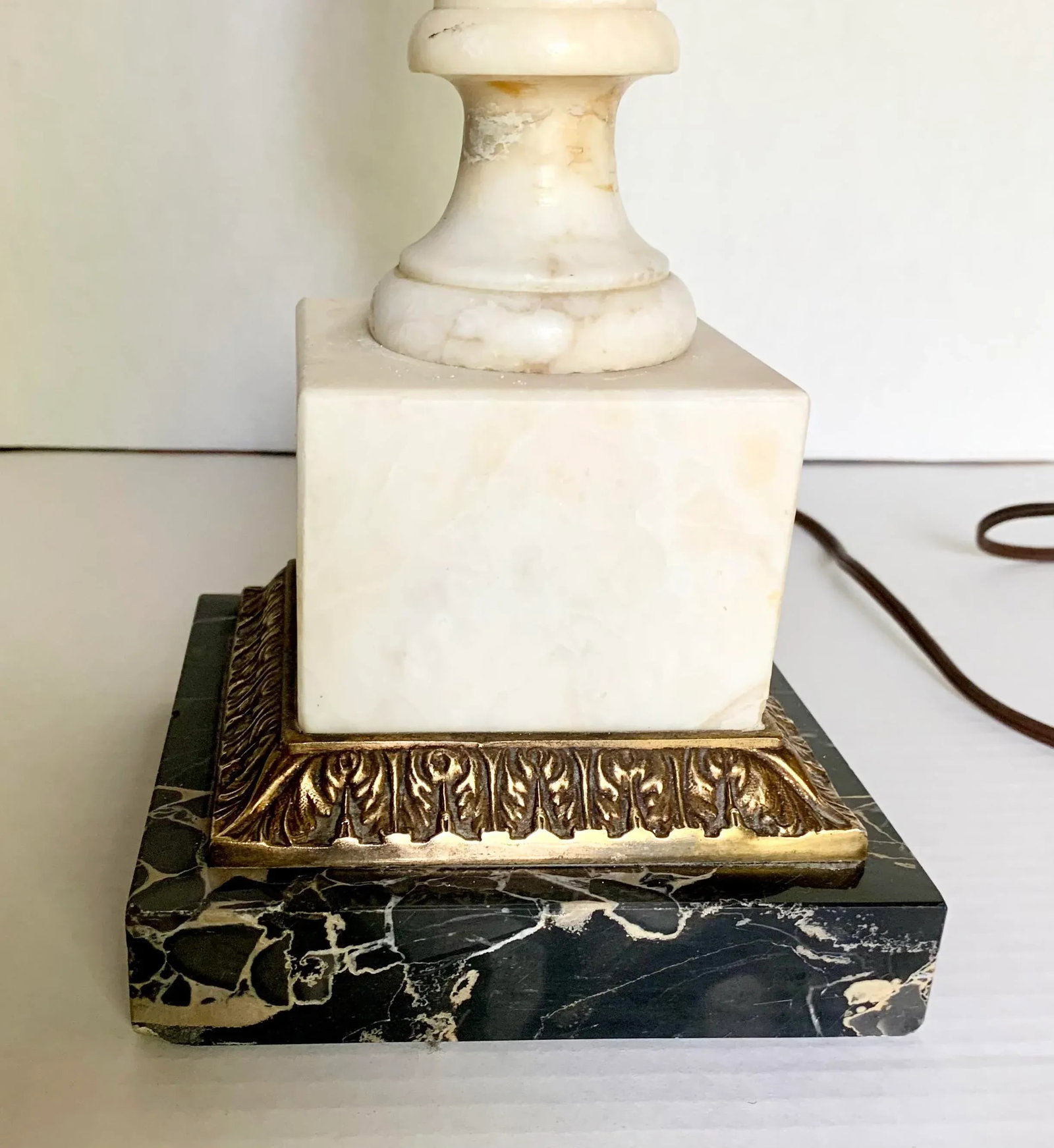 Vintage Early 20th Century Italian Alabaster and Marble Table Lamp - 7