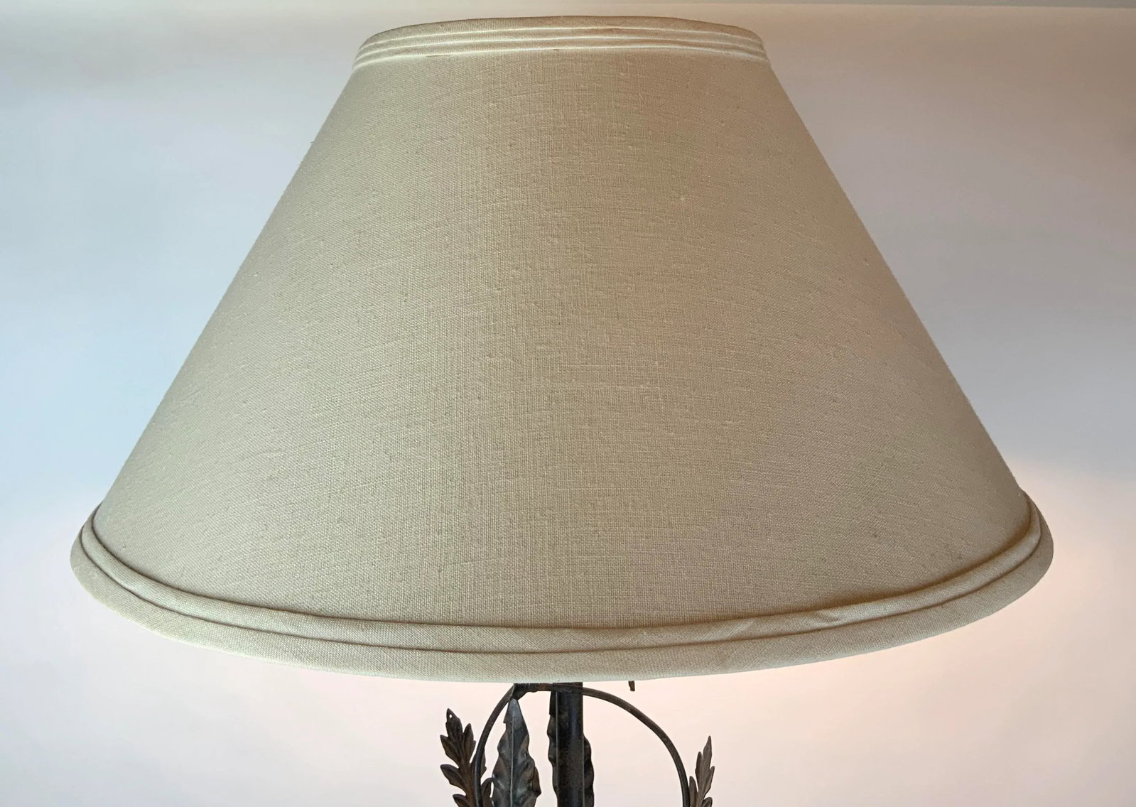 Iron Floor Lamp With Floral Motif - 11