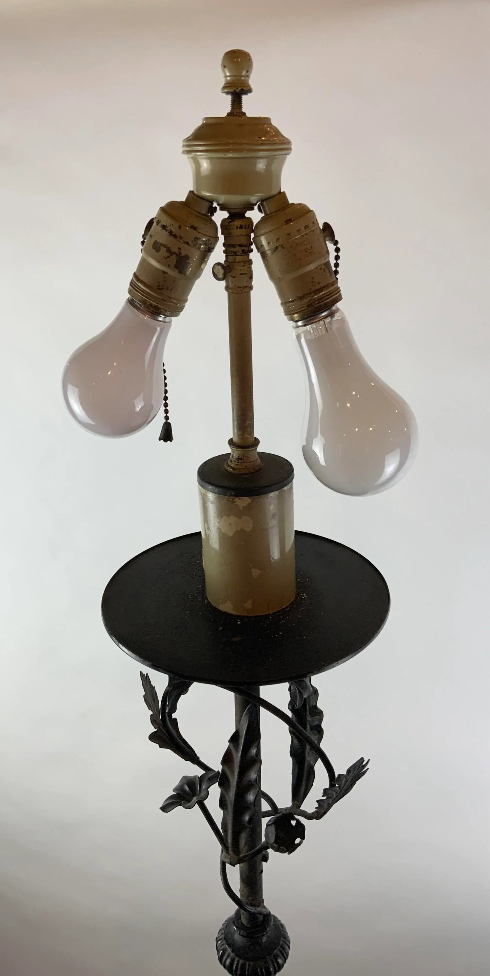 Iron Floor Lamp With Floral Motif - 5