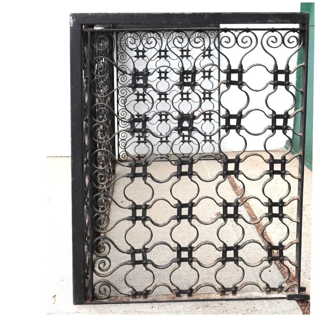 Late 19th Century Three-part American Winslow Bros Painted Wrought Iron Panel as Fireplace Screen - 6