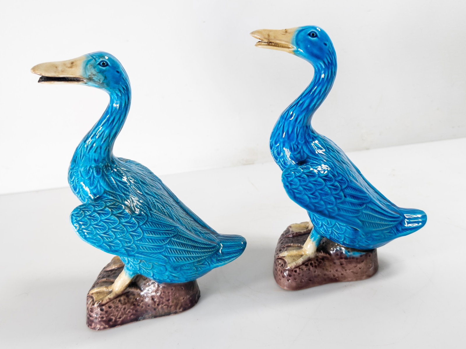 20th Century Pair of Chinese Turquoise Blue Glazed Chinoiserie Ducks or Geese - 5