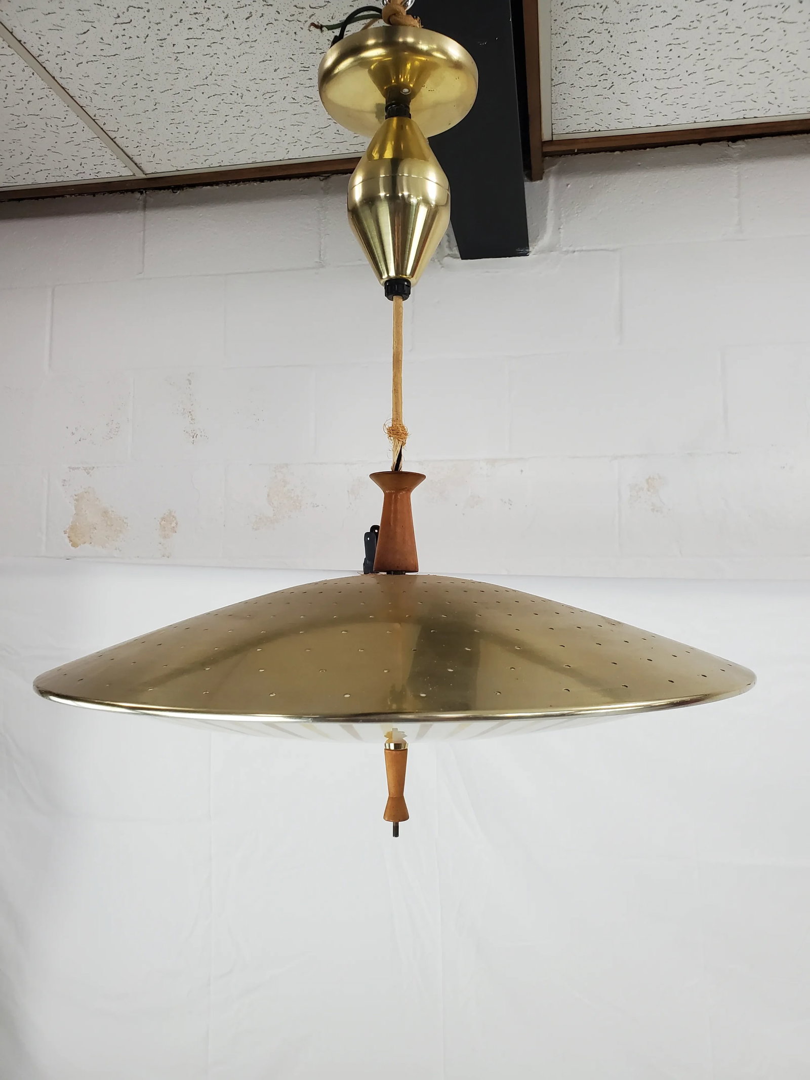 Large Mid-Century Brass & Frosted Glass Pull Retractable Saucer Pendant by Artolier - 10