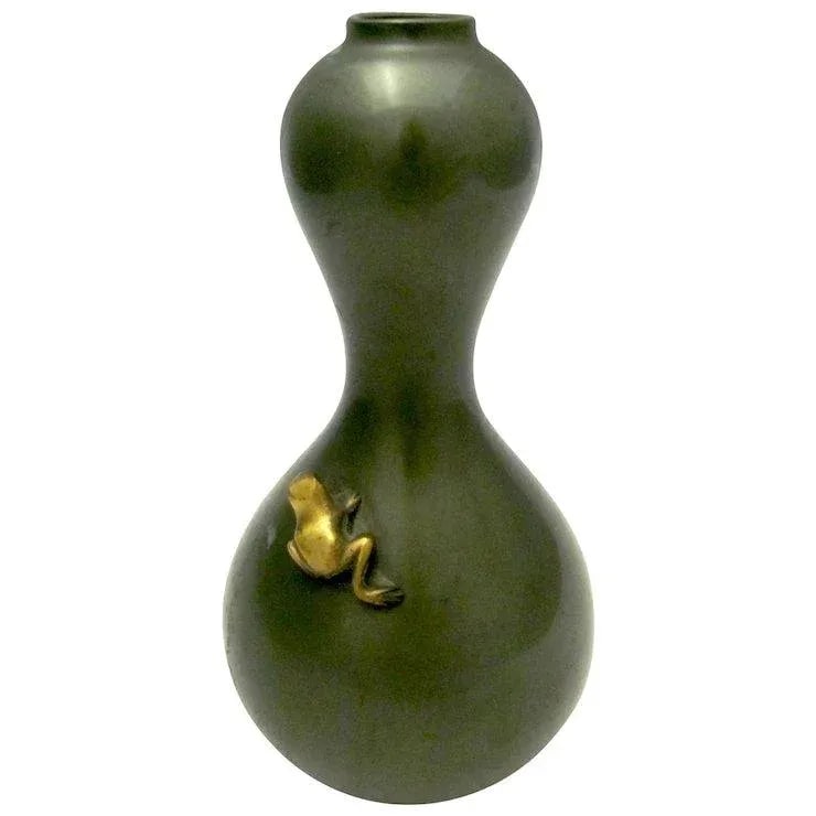 Bronze Japanese Vase With Frog Signed - 8