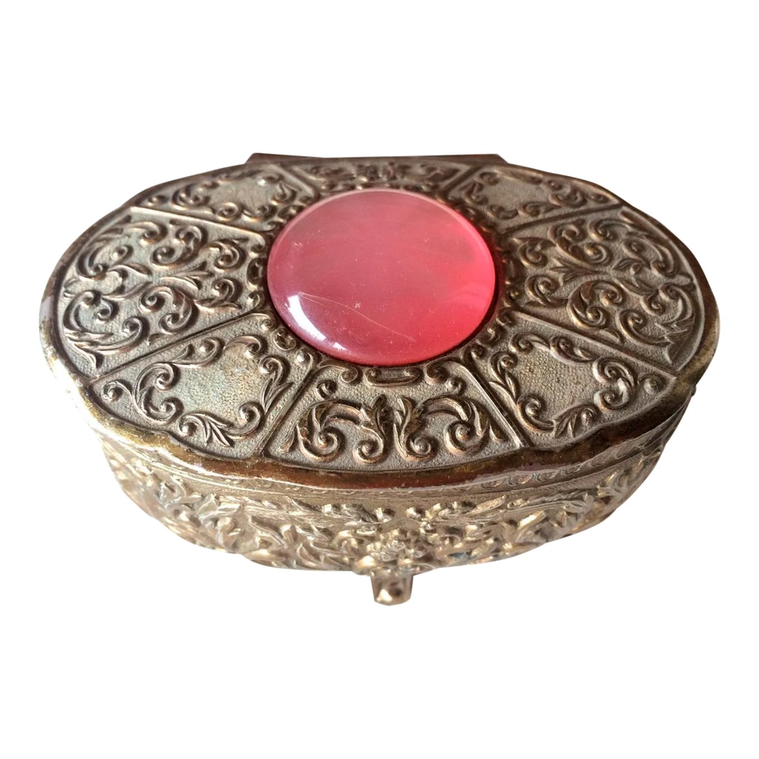 1940s Vintage Silver Embossed Jewelry Box/Trinket Box, Original from Japan: This vintage silver embossed jewelry box/trinket box was originally collected from Japan. Inside red velvet lining. Made in Japan. Excellent condition. Size: L4.5" x W2.75" x H2.25" Condition: Alterat