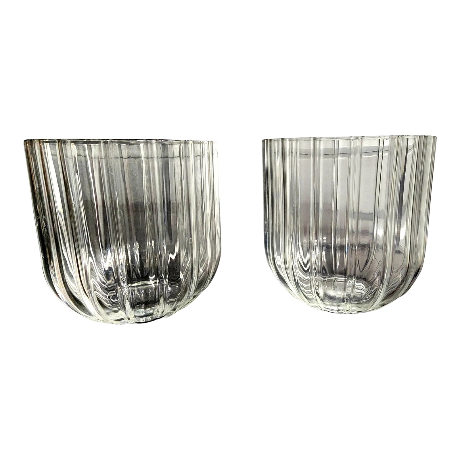 Vintage Mma Italian Massimo Vignelli Double Old-Fashioned Fine Glass Tumblers - Pair: Vintage MMA Italian Massimo Vignelli Double Old-Fashioned Very Fine Glass Tumblers - Pair (2). Produced by the Metropolitan Museum of Art Collection, N.Y. Hand Blown Fine Delicate Thin Walled Glass