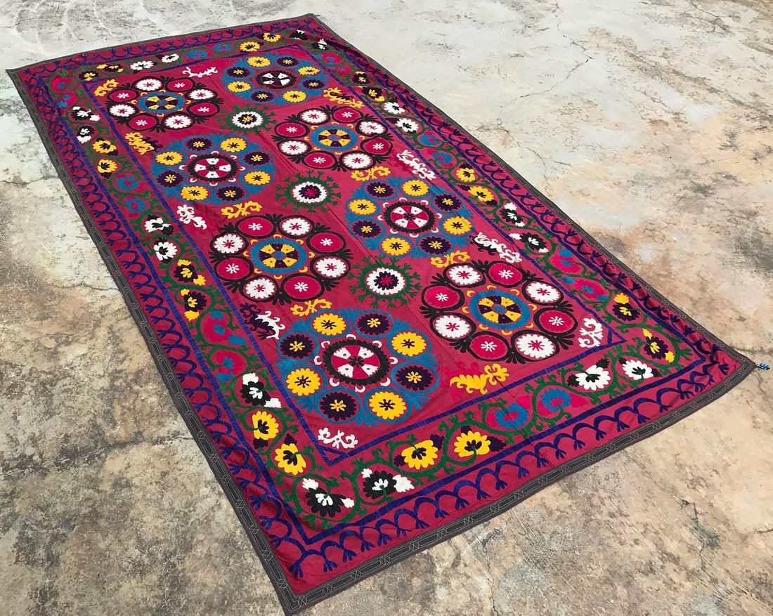 Vintage Pink Suzani Wall Hanging - Multicolor Bedspread - 4.9' x 8.4' - 2