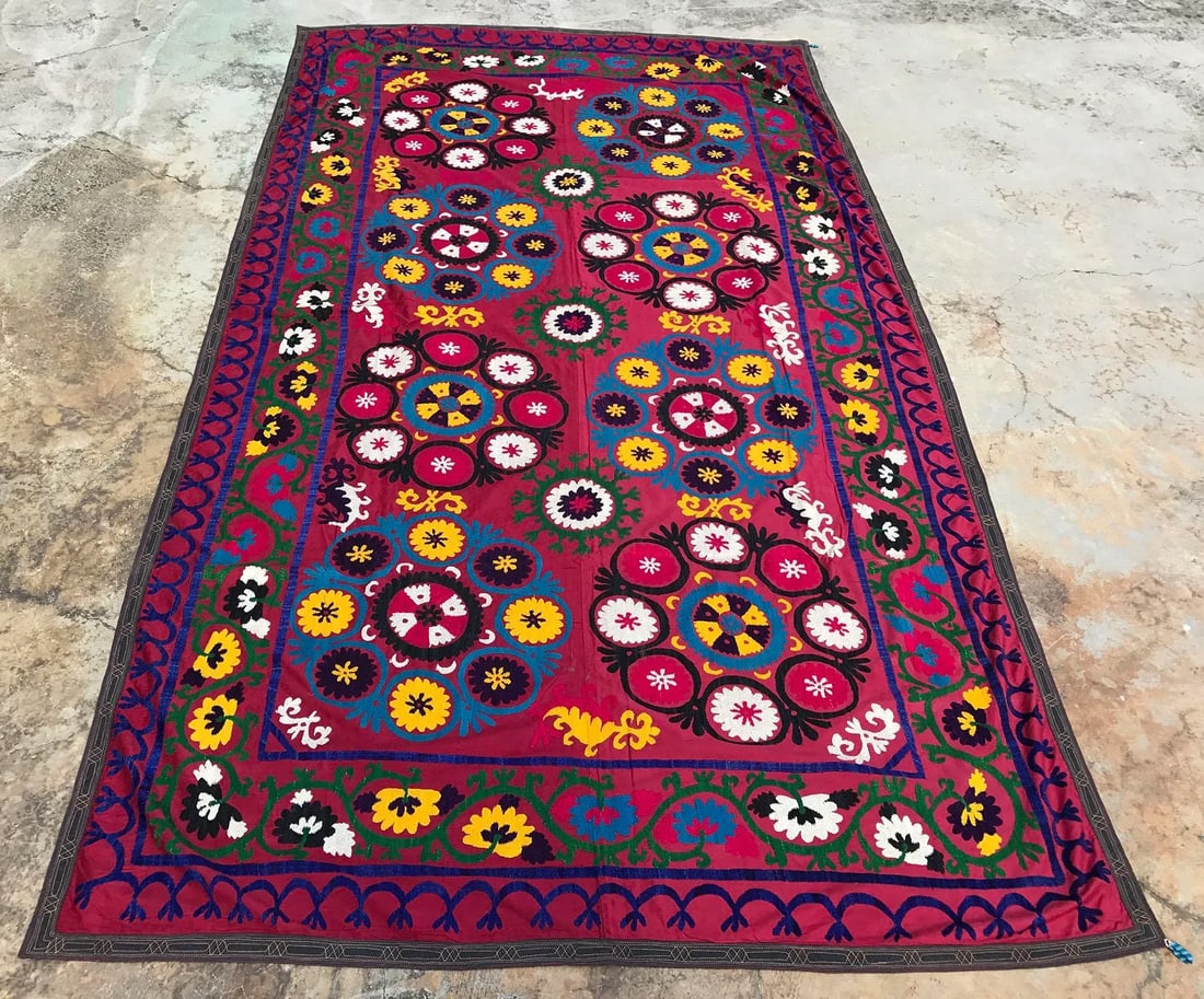 Vintage Pink Suzani Wall Hanging - Multicolor Bedspread - 4.9' x 8.4' - 6
