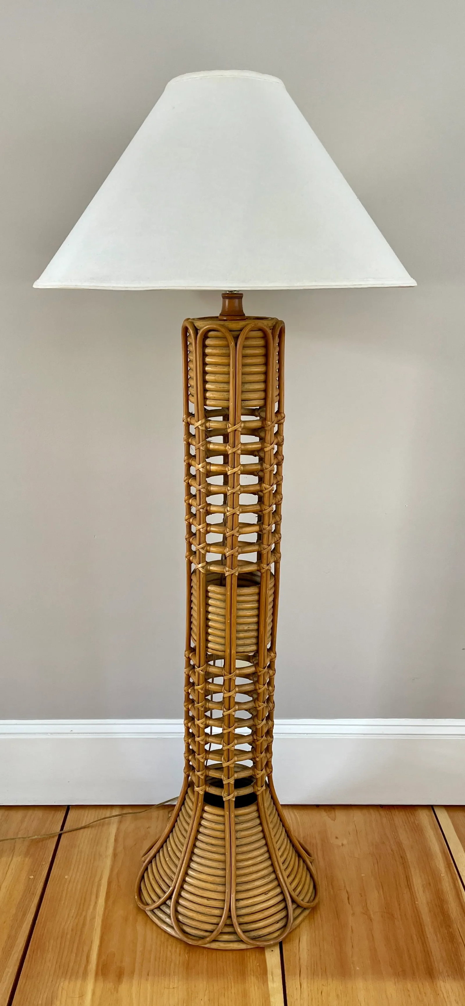 Mid-Century Rattan Floor Lamp With Shade - 11