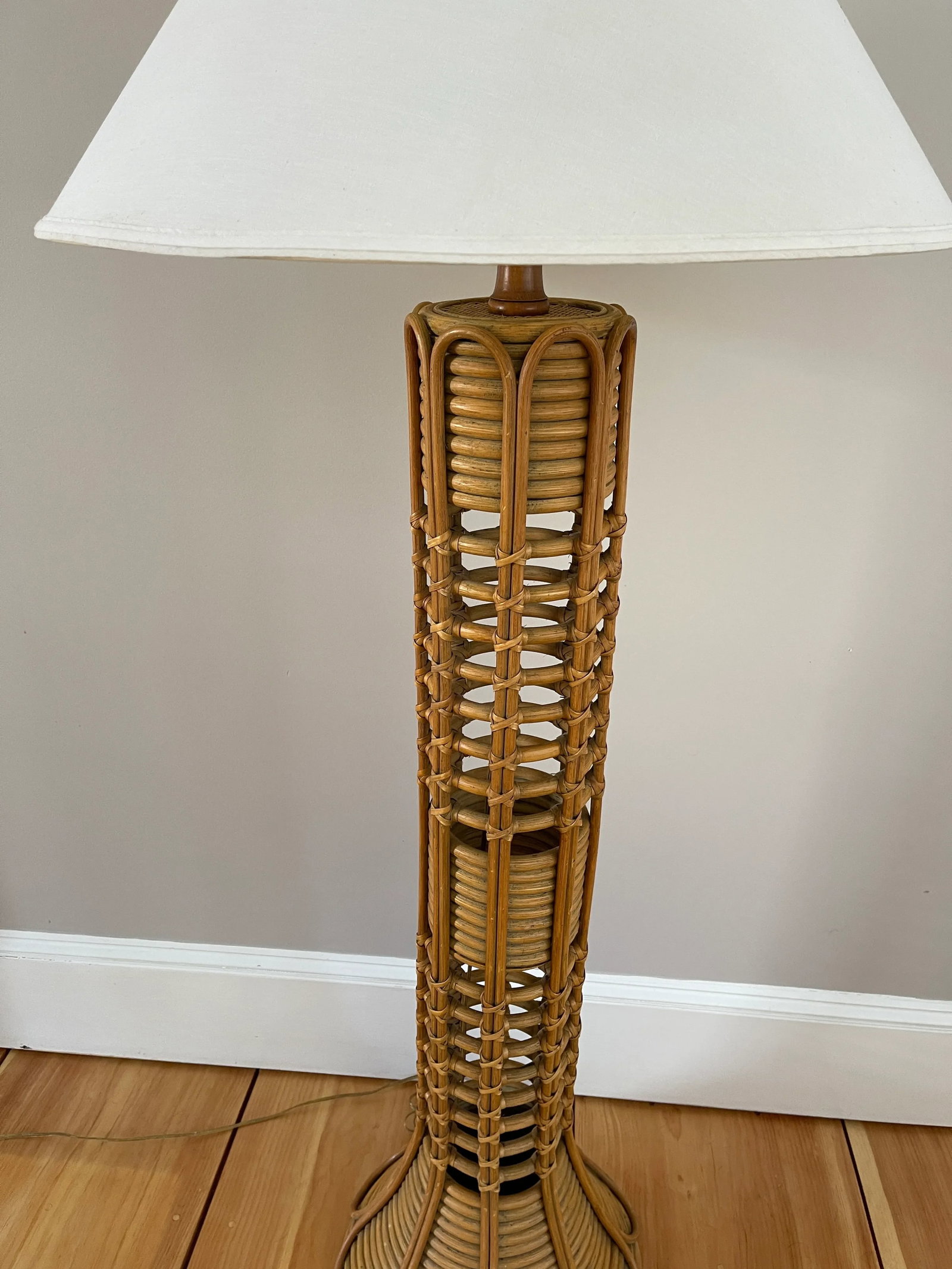 Mid-Century Rattan Floor Lamp With Shade - 4
