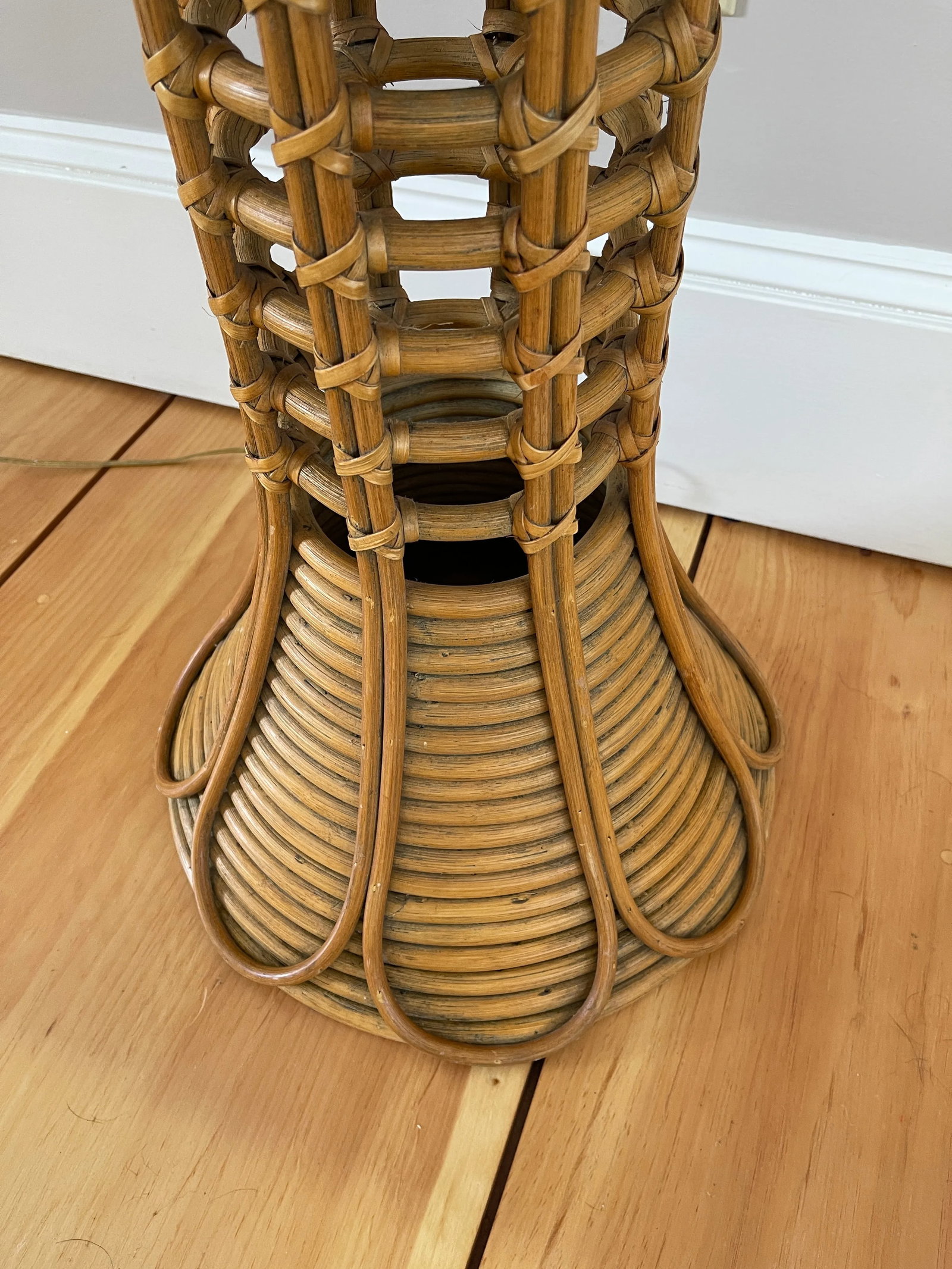 Mid-Century Rattan Floor Lamp With Shade - 7