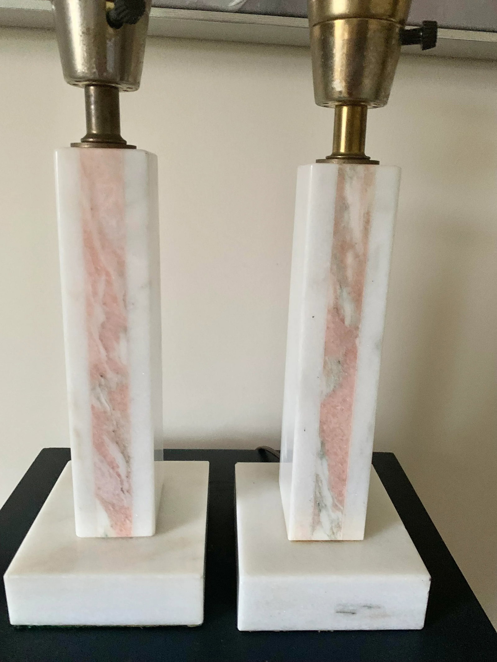 Pair of 1960s Mid-Century Minimalist Modern Table White Pink Lamps - 3