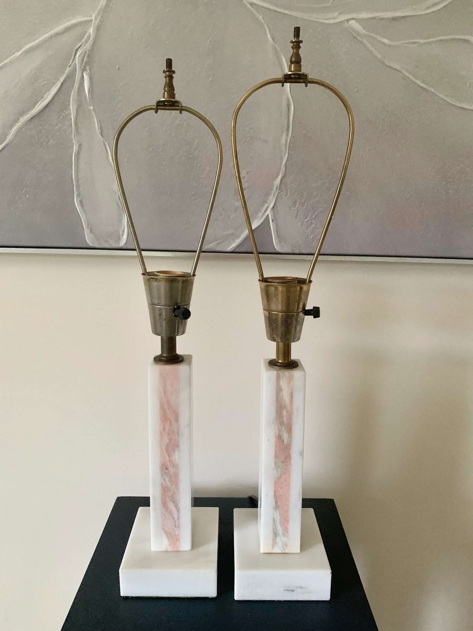 Pair of 1960s Mid-Century Minimalist Modern Table White Pink Lamps - 9