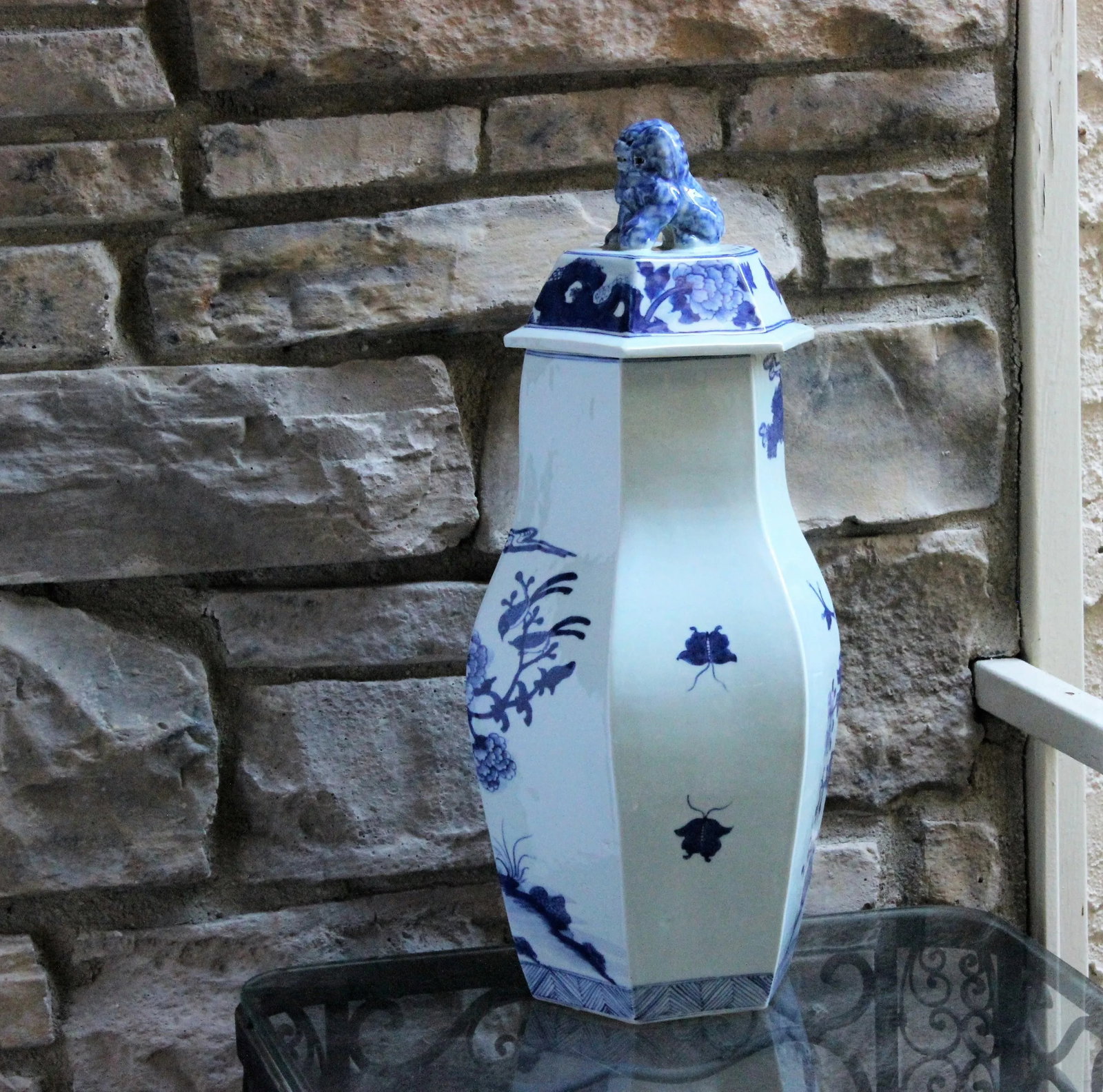 1960s Blue and White Ginger Jar with Foo Dog Floral Flowers Large Tall Chinoiserie - 11