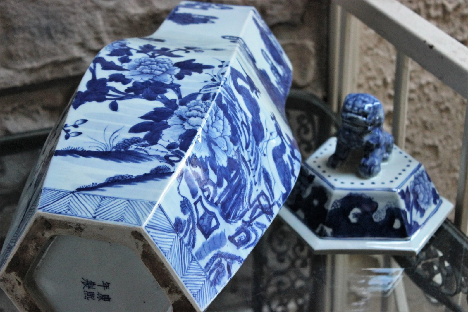 1960s Blue and White Ginger Jar with Foo Dog Floral Flowers Large Tall Chinoiserie - 12