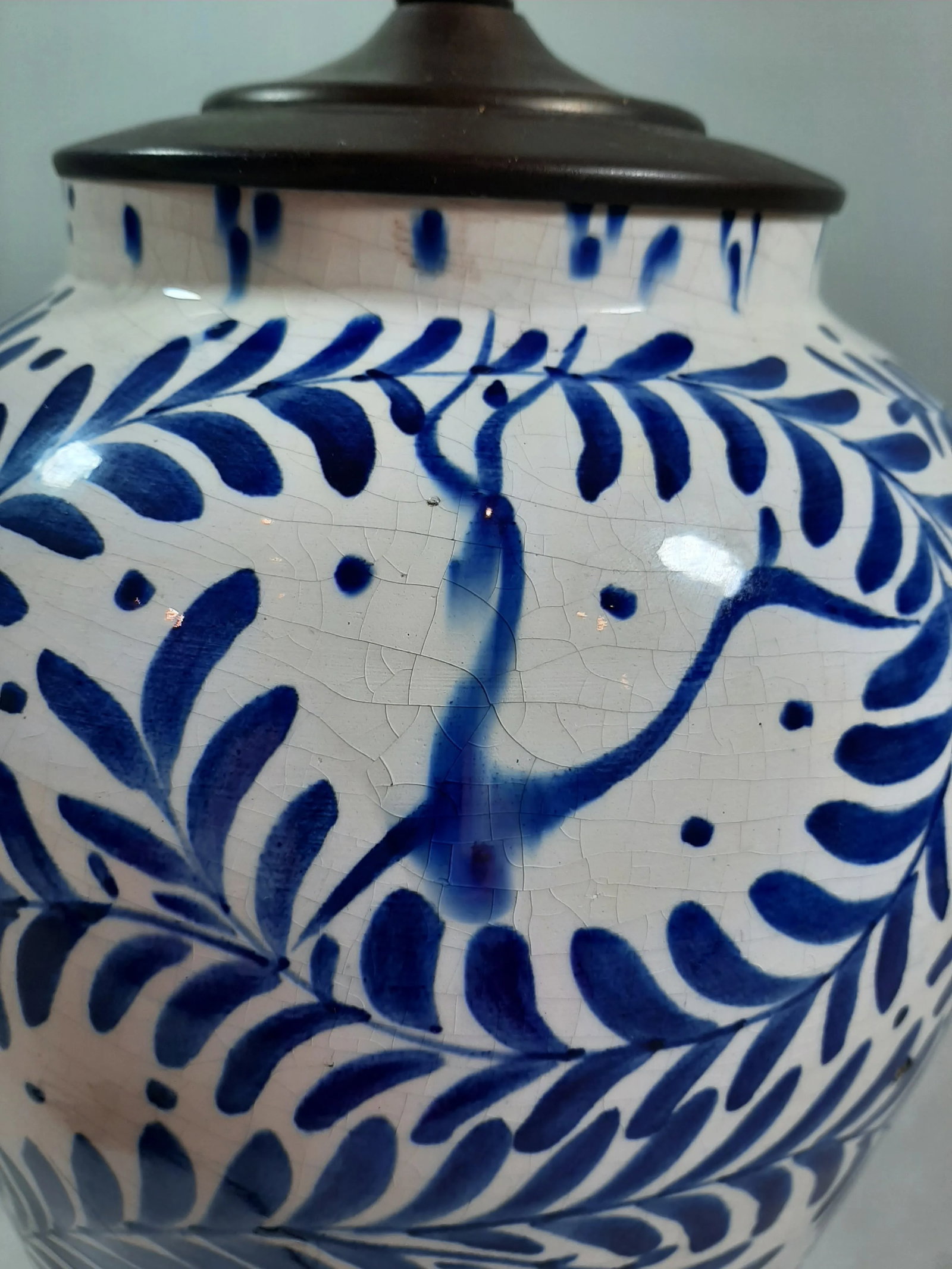Mid 20th Century Hand Painted Flow Blue Lamp - 4