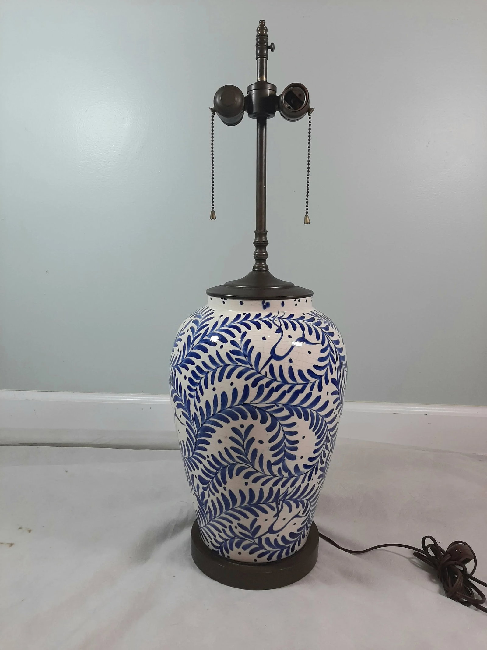 Mid 20th Century Hand Painted Flow Blue Lamp - 9