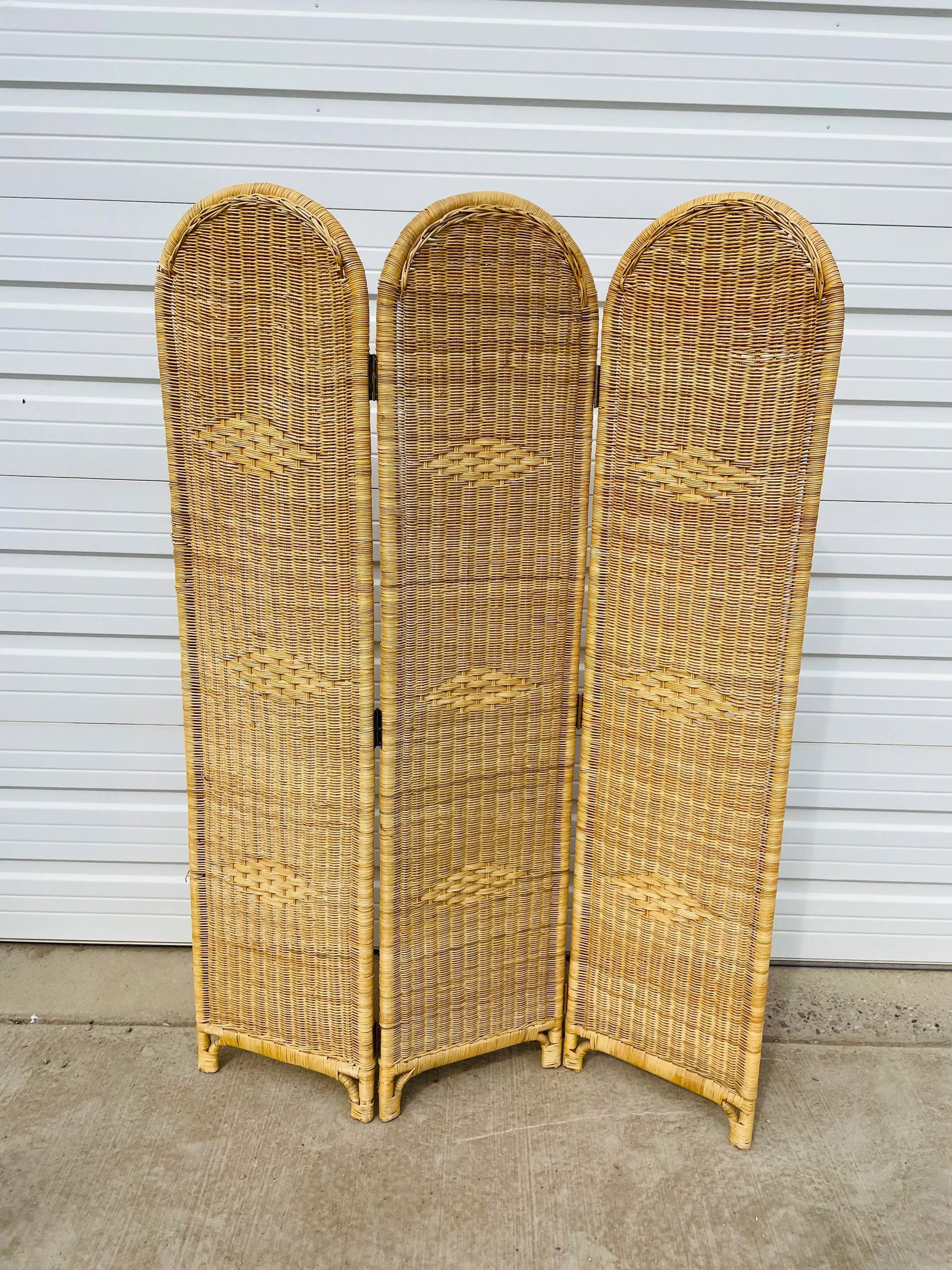 Vintage Mid 20th Century Rattan Wicker Screen - 11