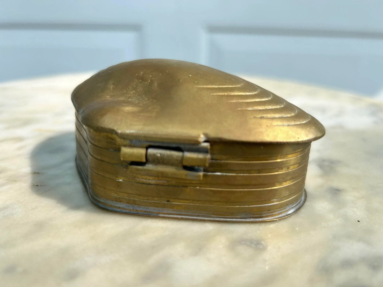 Mid 20th Century Brass Clam Trinket Box With Hinged Lid - 2