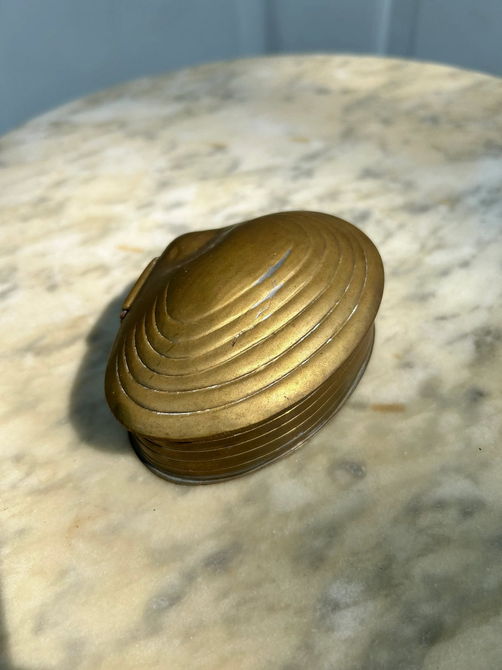 Mid 20th Century Brass Clam Trinket Box With Hinged Lid - 3