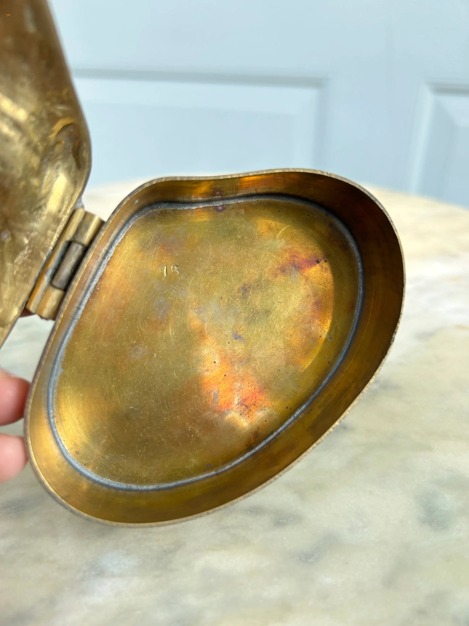 Mid 20th Century Brass Clam Trinket Box With Hinged Lid - 5