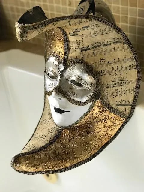 20th Century Renaissance Venetian Gold Paper Mache Mask - 4