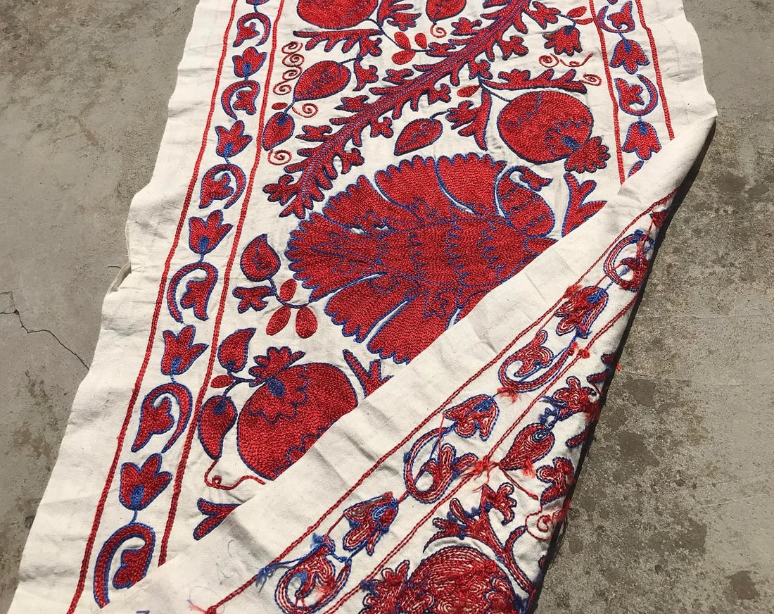 Art Deco Suzani Handmade Red Clove Crochet Table Runner - 7