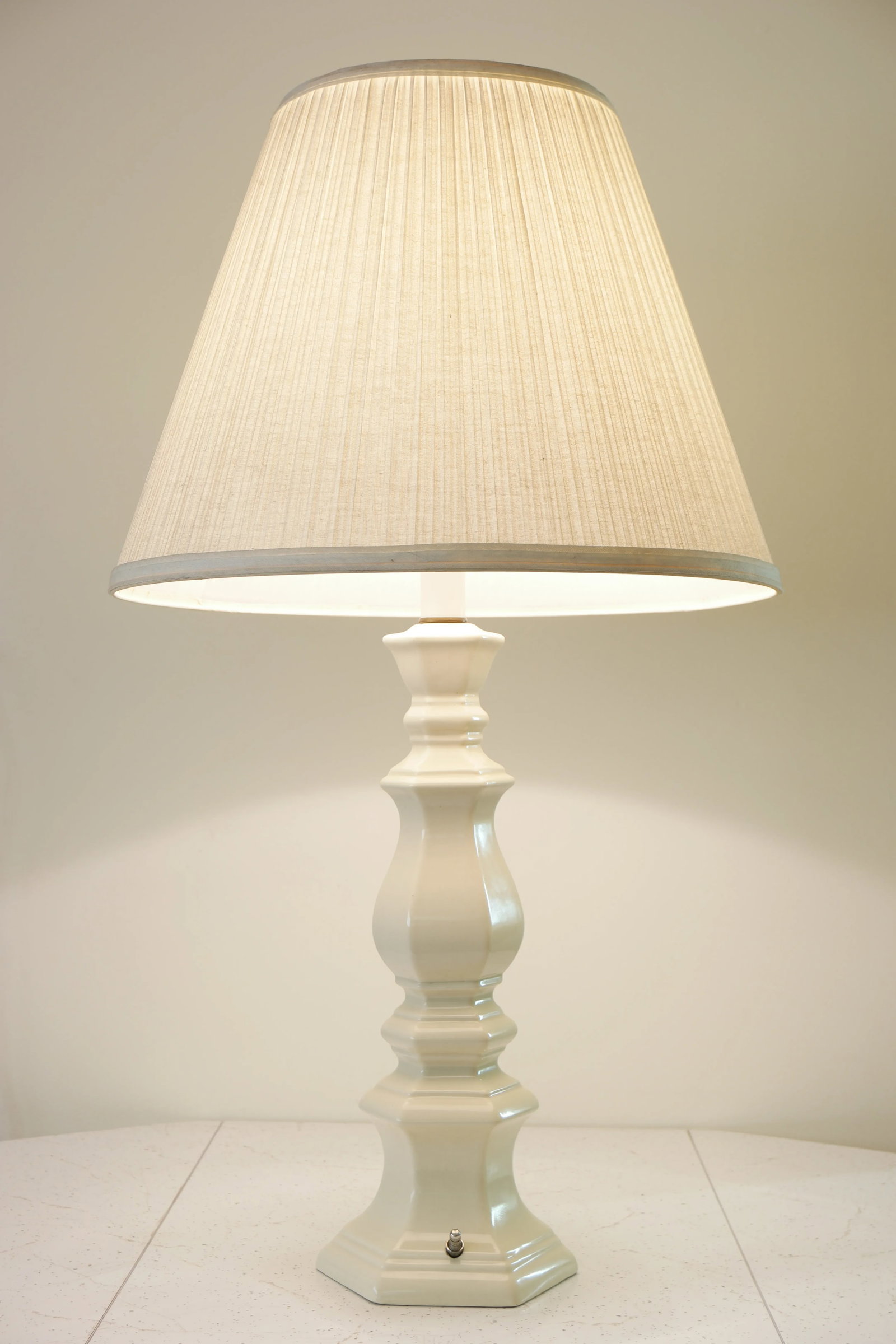 Large Vintage Ceramic Table Lamp - 4