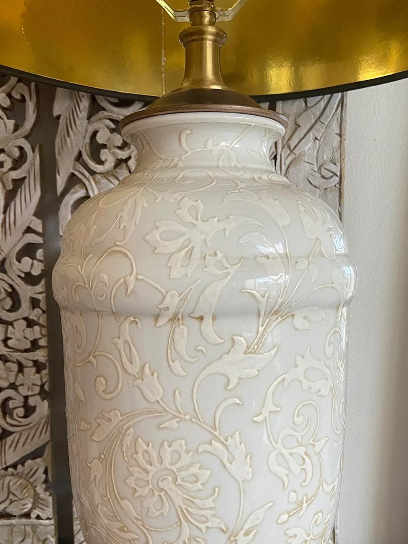 Vintage Mid-Century Modern Ceramic Jar White Lace Details Large Table Lamp - 3