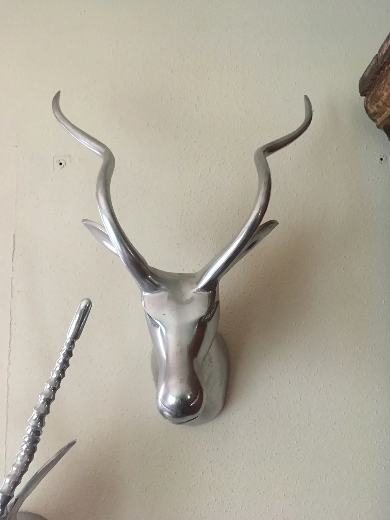Wall Mounted Metal Heads/Horns - a Pair - 3