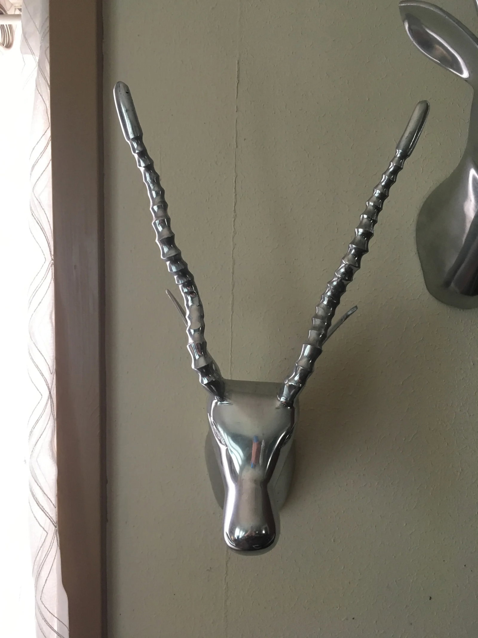 Wall Mounted Metal Heads/Horns - a Pair - 5