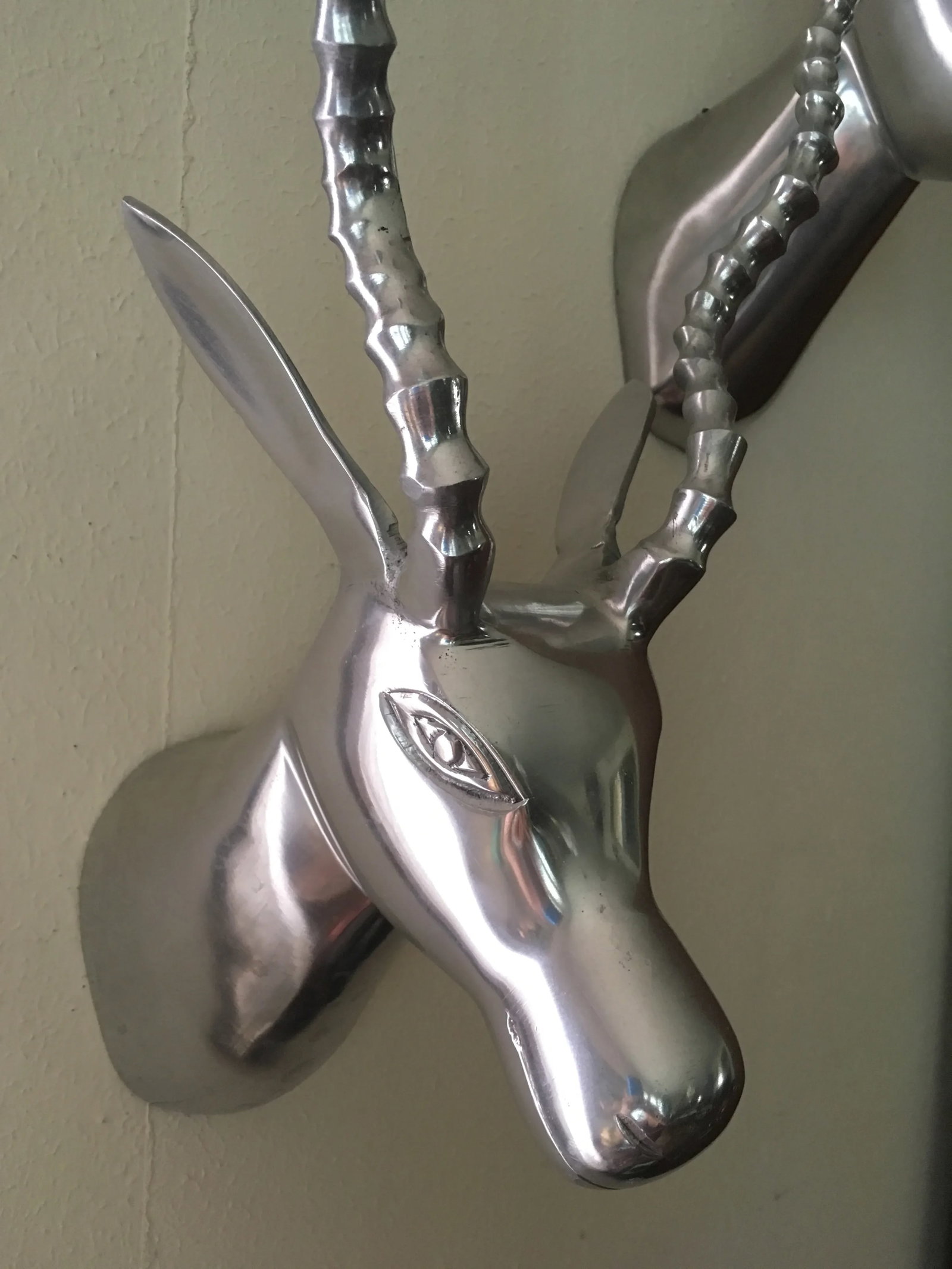 Wall Mounted Metal Heads/Horns - a Pair - 6