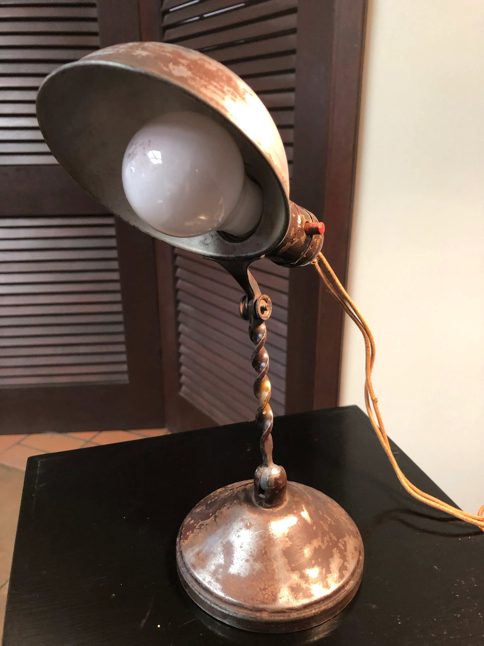 Mini Antique 1920s Metal Reading Lamp With Patina - 10