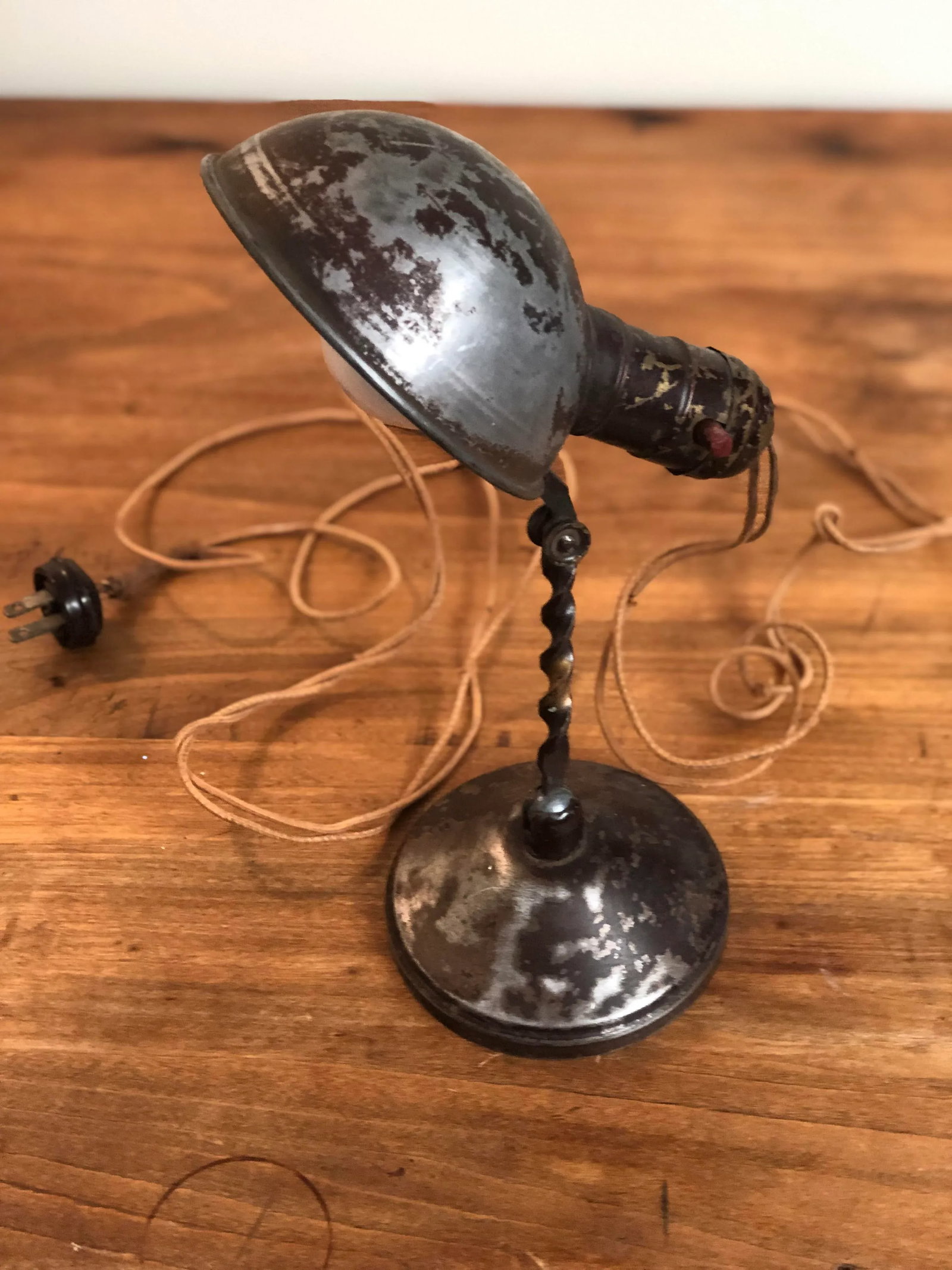 Mini Antique 1920s Metal Reading Lamp With Patina - 6