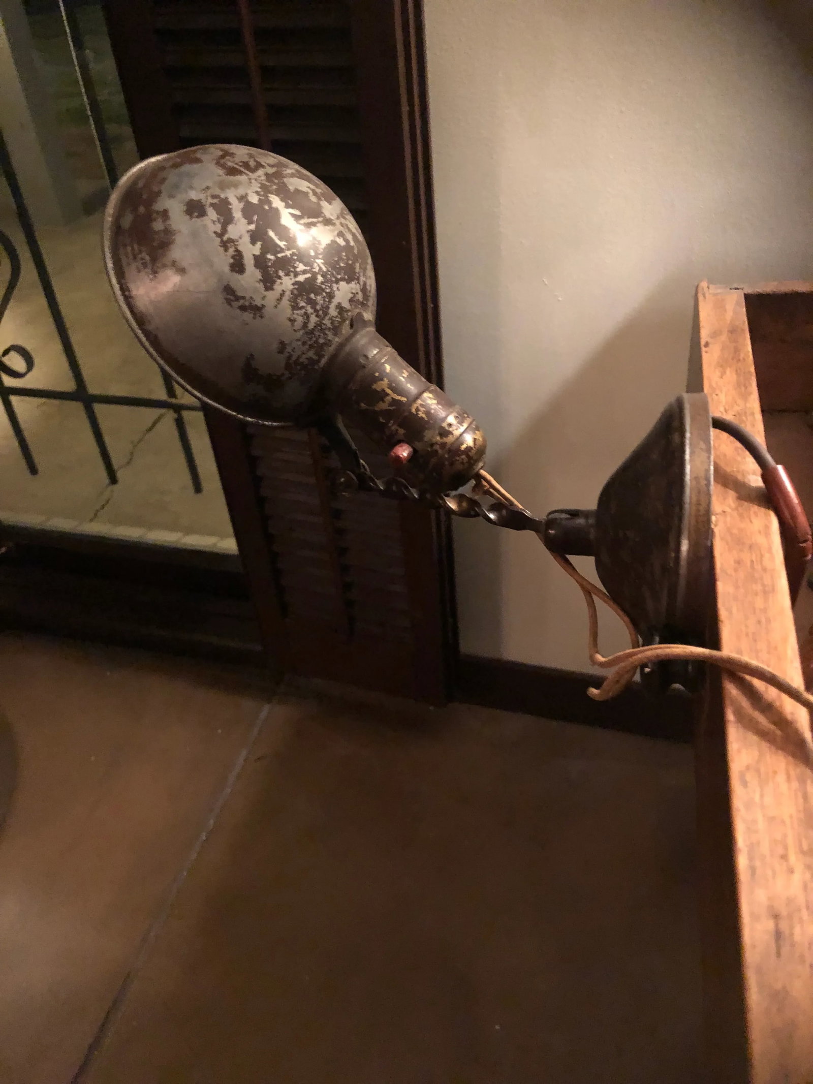Mini Antique 1920s Metal Reading Lamp With Patina - 8