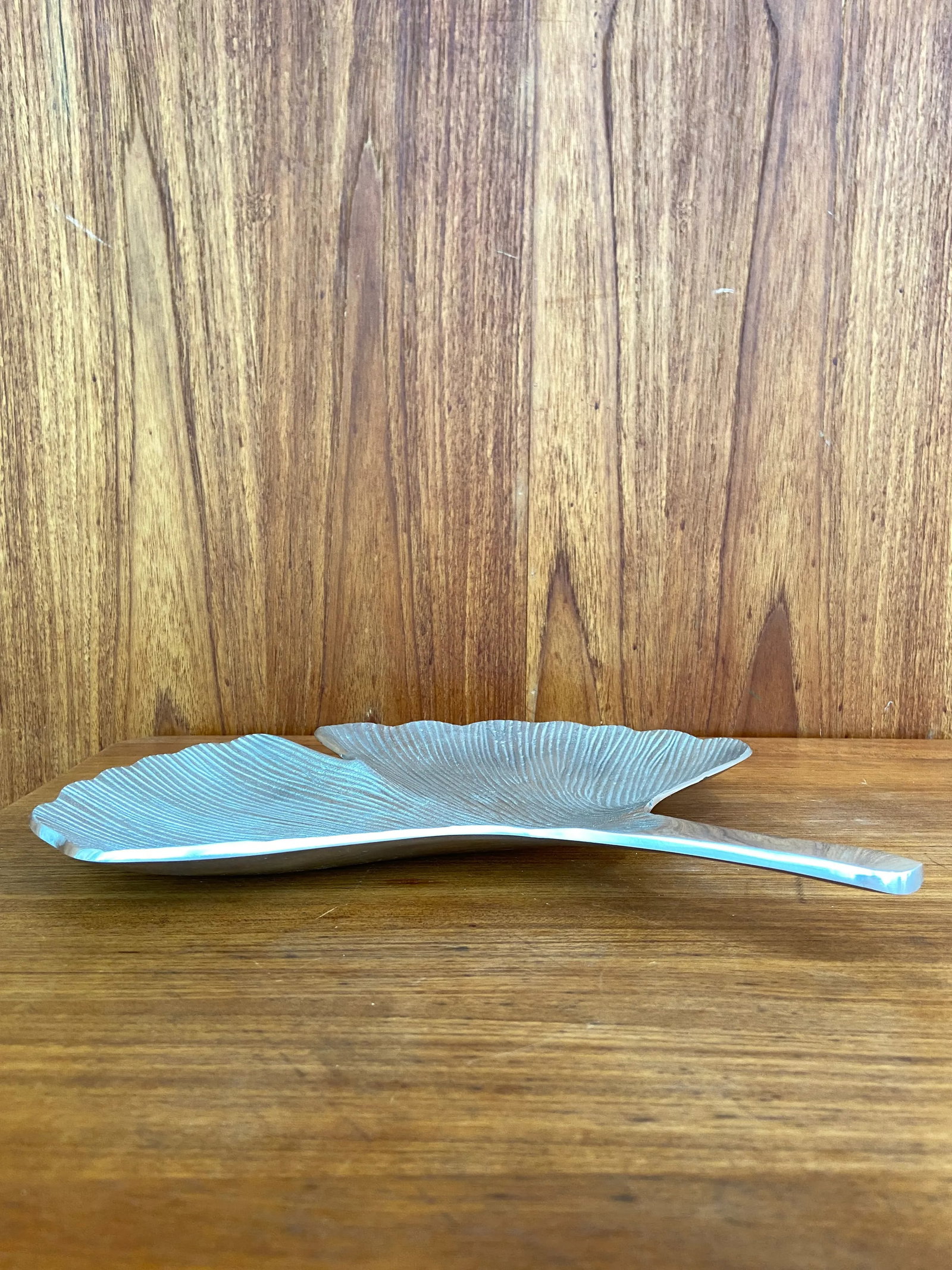 Large 1990s Ginkgo Fan Leaf Shaped Aluminum Metal Coffee Table Tray - 3