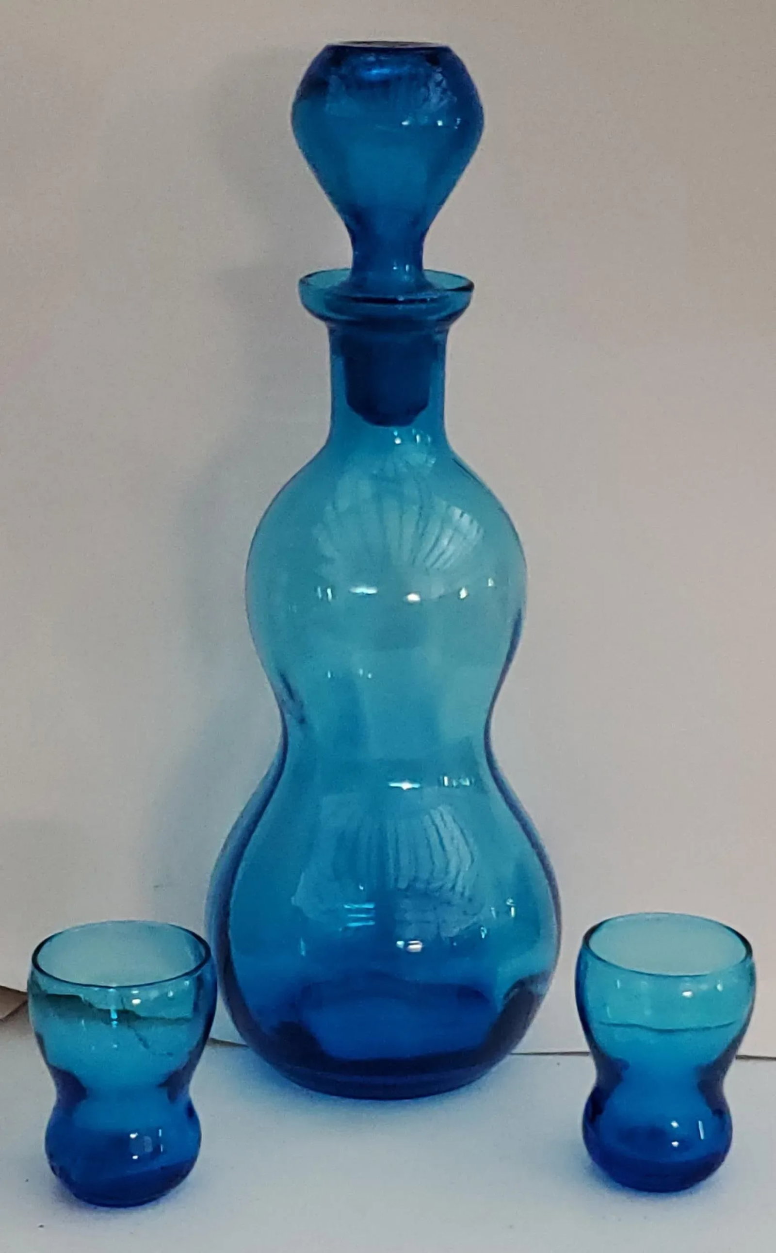 Vintage Turquoise Hand-Blown Hourglass Shaped Glass Decanter With 2 Matched Shot Glasses- 3 Pieces - 7