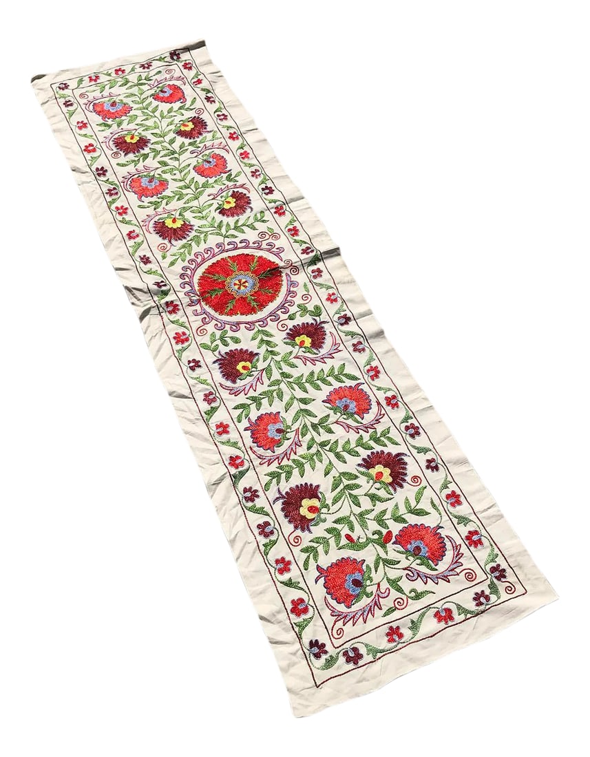 Art Deco Suzani Handmade Red and Green Crochet Table Runner (1 of 8)