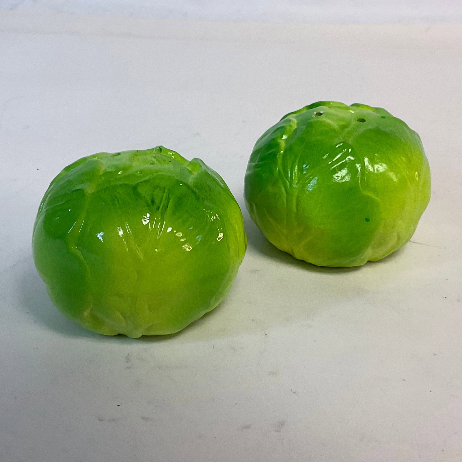1976 Vintage Trompe L'Oeil Boho Chic Cabbage Salt and Pepper Shakers - A Pair. - 3