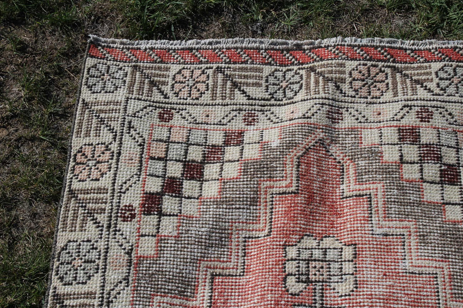 1970s Turkish Cream Oriental Hand Knotted Small Rug - 6