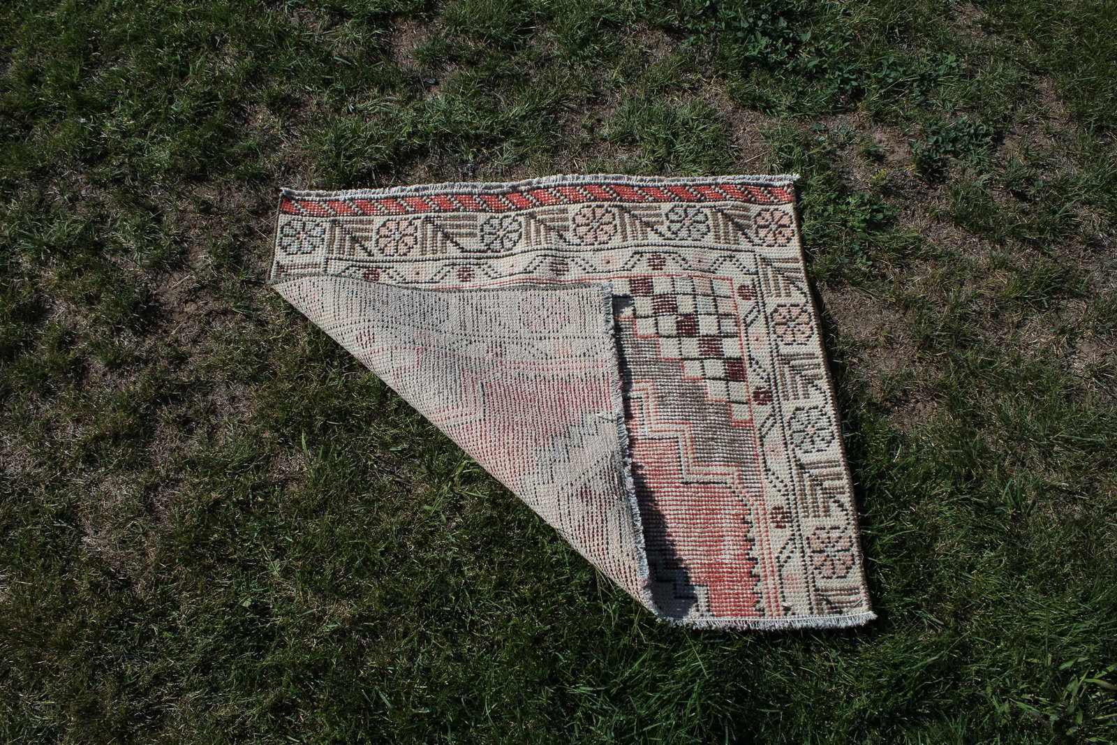 1970s Turkish Cream Oriental Hand Knotted Small Rug - 7