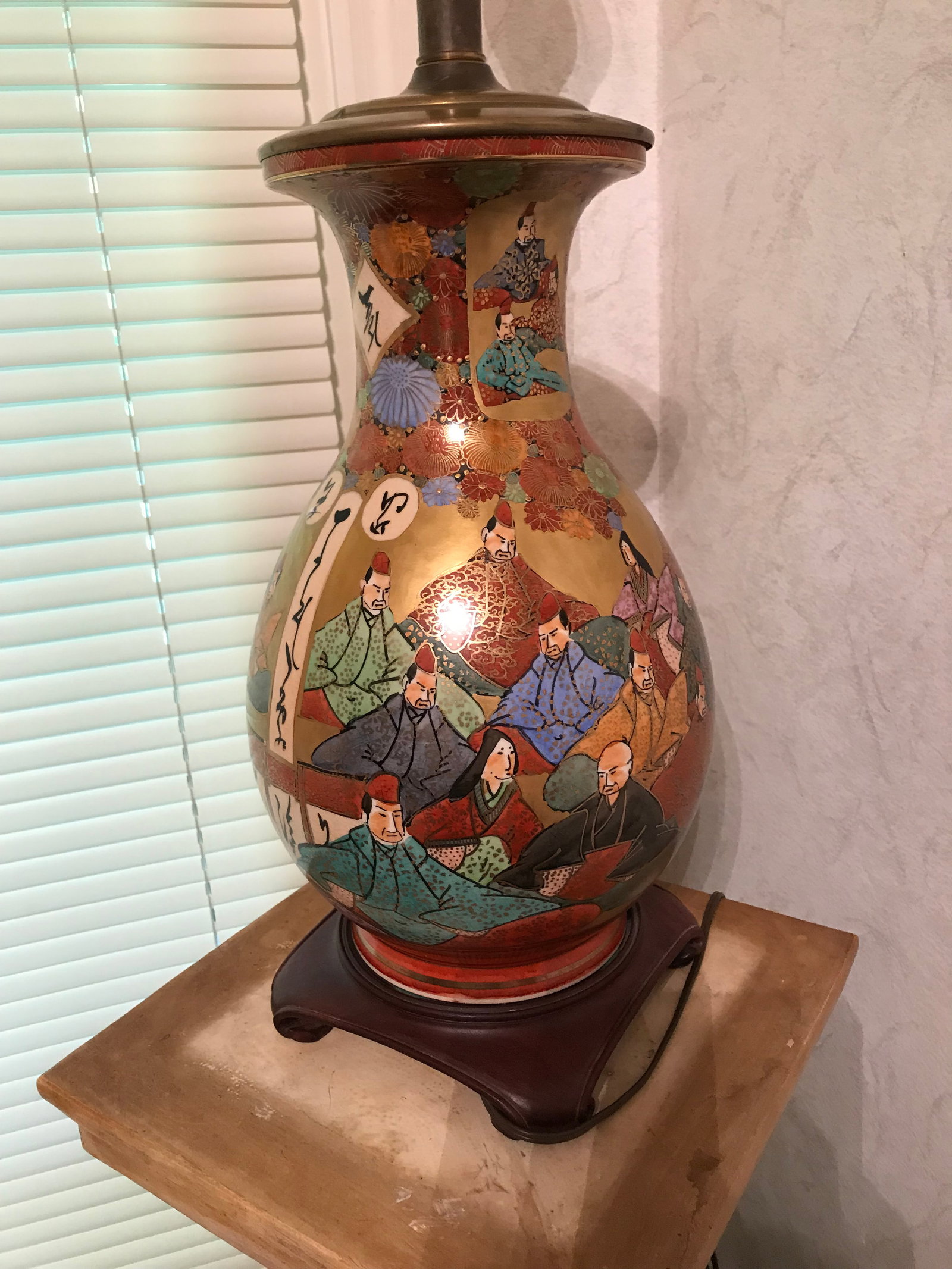 1960s Chinoiserie Hand Painted Porcelain Lamp - 5