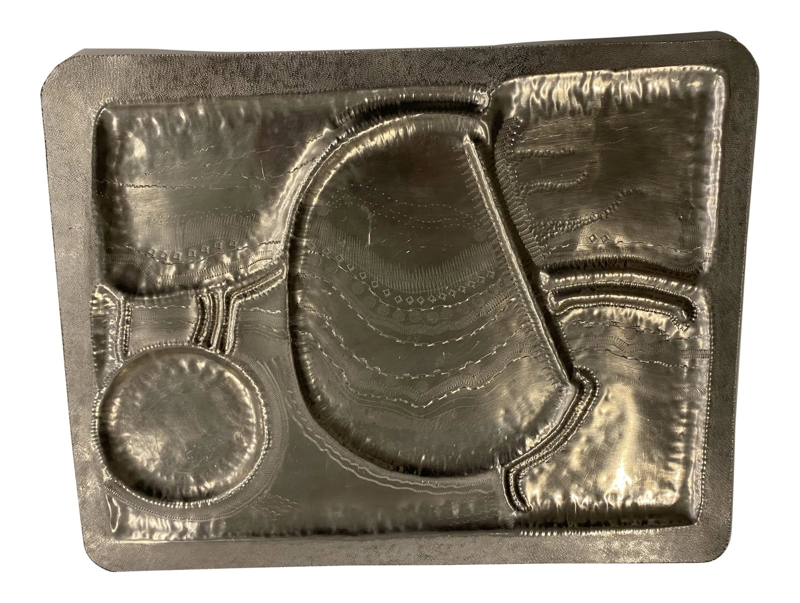 1980s Pewter Tray: Pewter tray used for table decoration or serving. Condition: Alterations: Original Condition Unaltered Imperfections: Some Imperfections Condition Notes: Slight scratches Origin: United States Mat