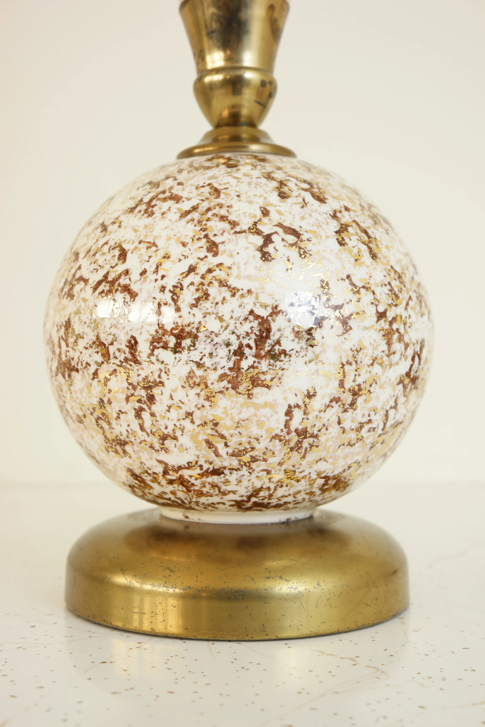 1940s Vintage Gold & White Speckled Table Lamp - 3