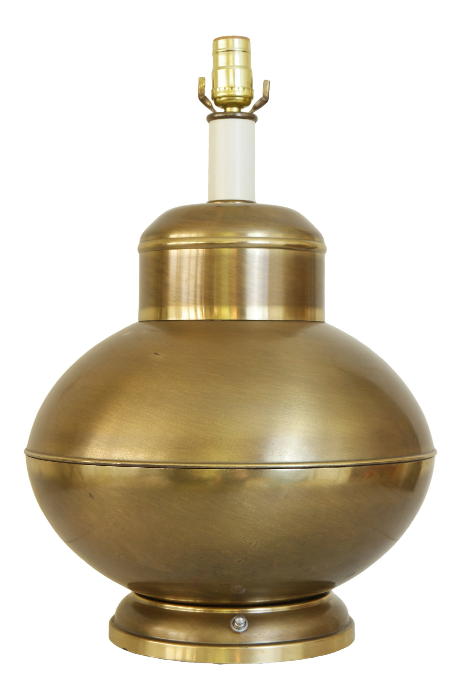 1950s Vintage Art Deco Brass Table Lamp: Here's a unique take on vintage Art Deco design, in the form of this brass table lamp. Made of brass, this piece is in good condition for it's age, showing some patina to the finish (see pics). This