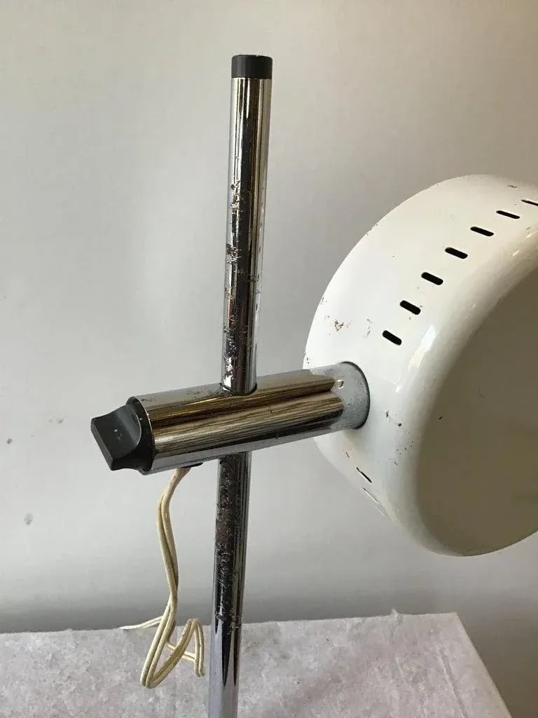 1970s Robert Sonneman Chrome and Painted Metal Table Lamp - 11