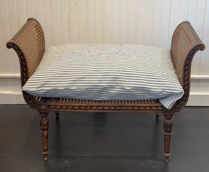 1930s Louis XVI Style French Dog Bed With Rattan - 5