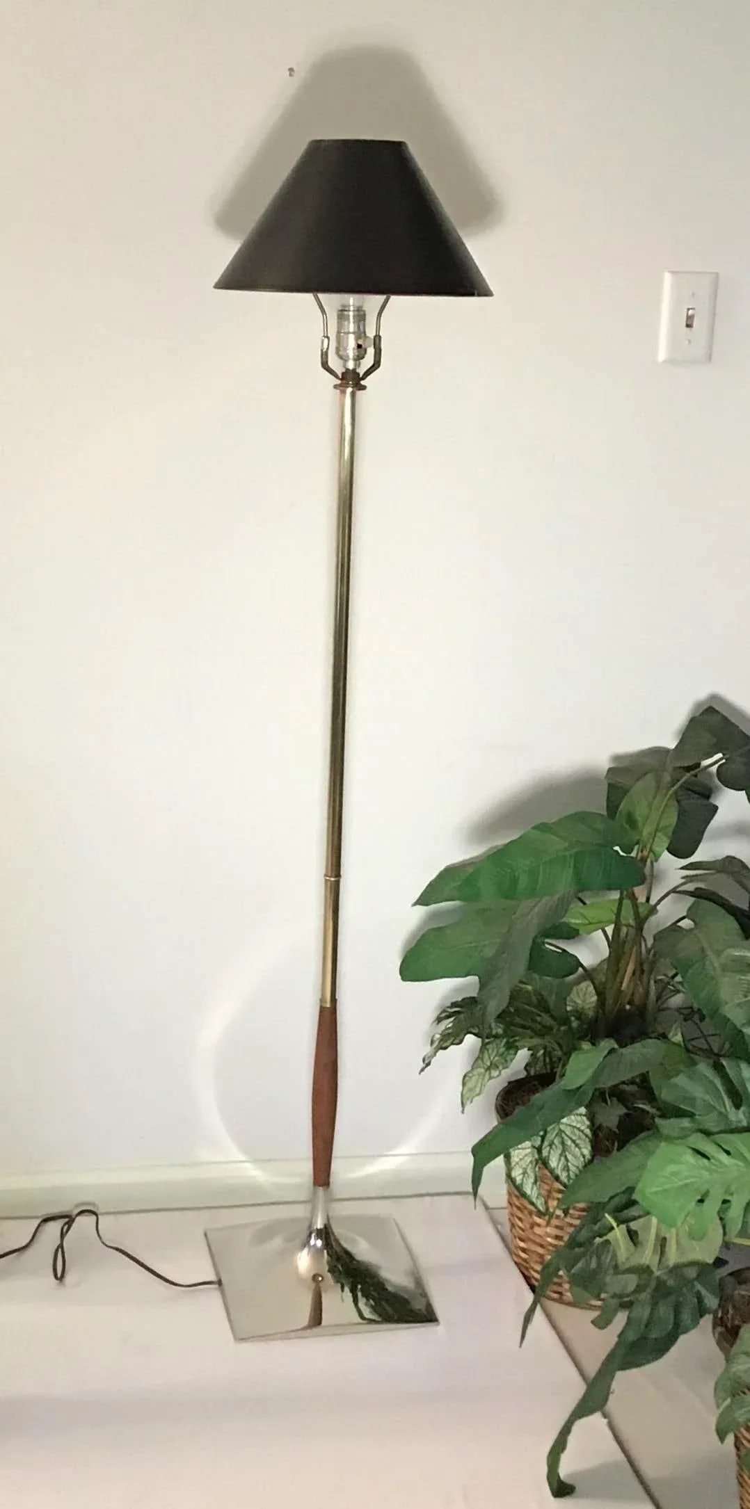 Mid-Century Modern Walnut and Chrome Torchiere Floor Lamp Attributed to Gerald Thurston - 6