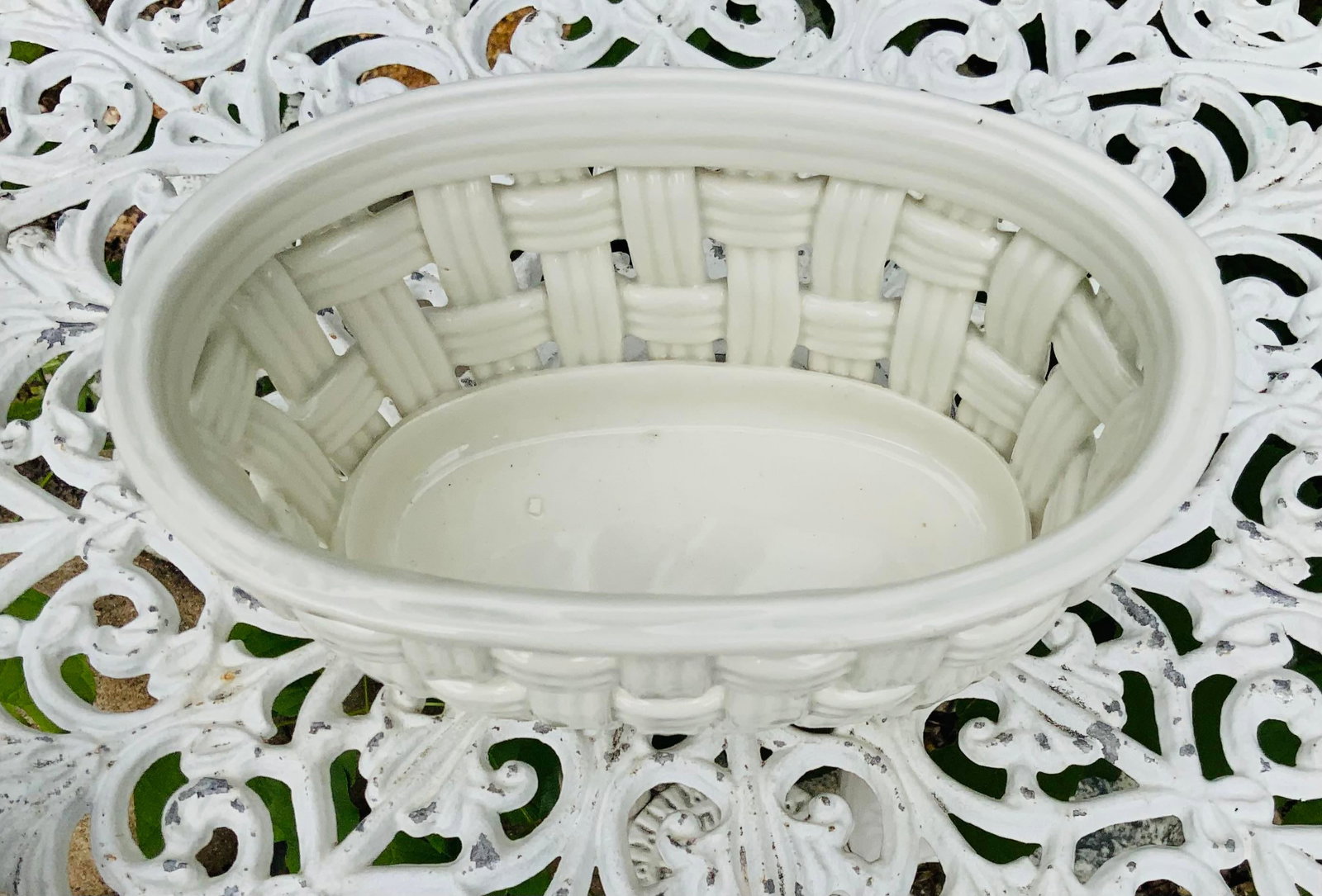 1960s White Italian Lattice Cachepot - 4