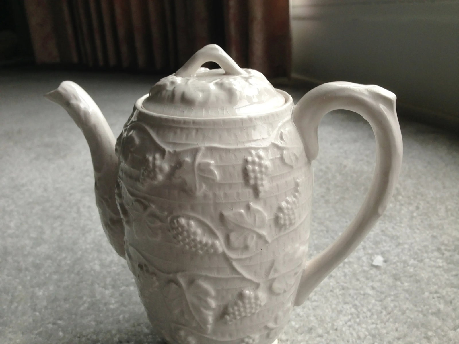 White Ceramic Tea/Coffee Pot Kettle - 9